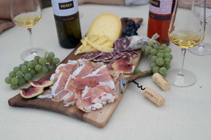 Ponudba degustacije vin na Posestvu Berce v Vipavski dolini